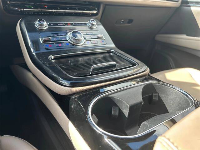 Used 2023 Lincoln Nautilus Reserve w/ Luxury Package AWD/4WD image 13