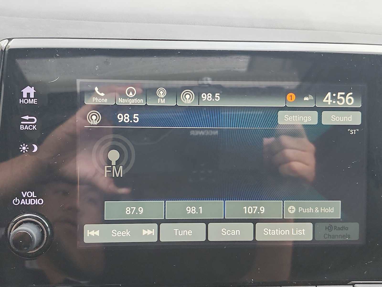 Used 2018 Honda Odyssey Elite image 17