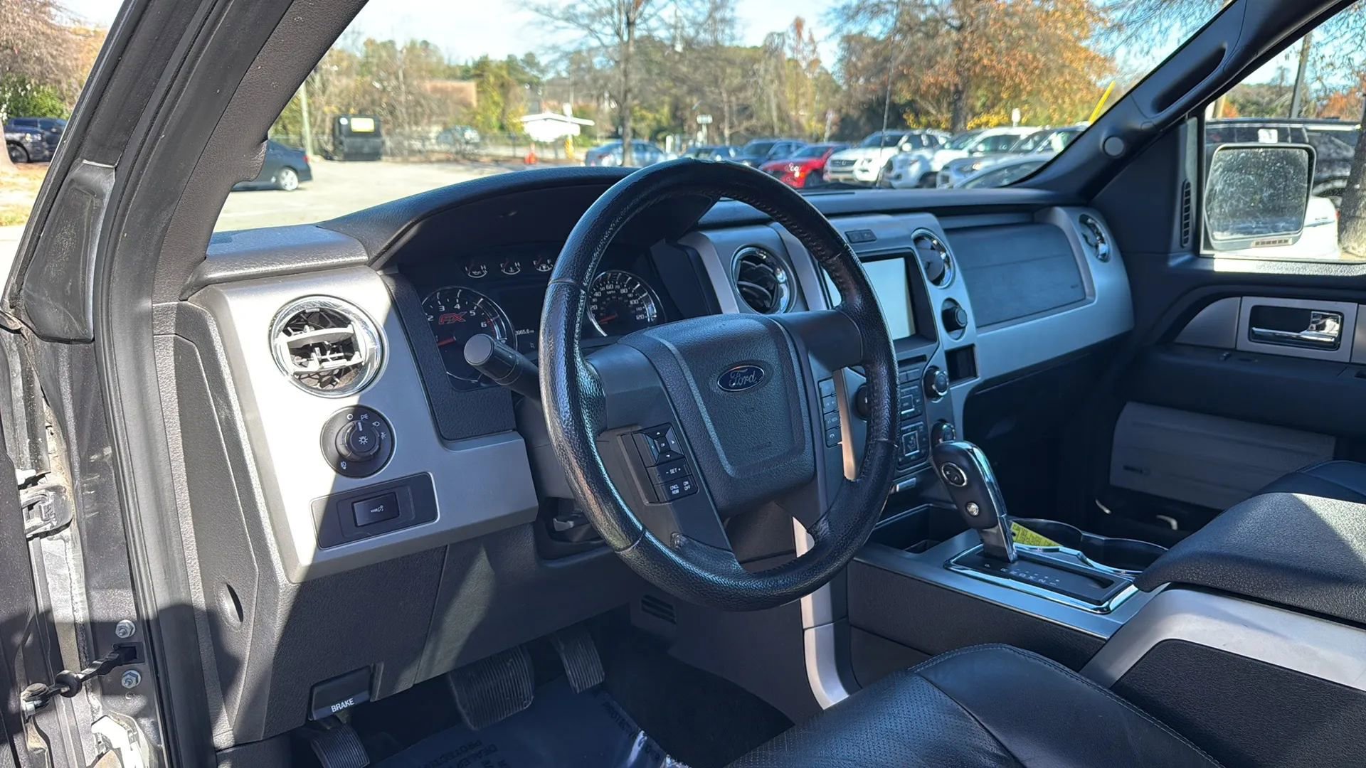 Used 2014 Ford F150 FX4 w/ Equipment Group 402A Luxury image 13