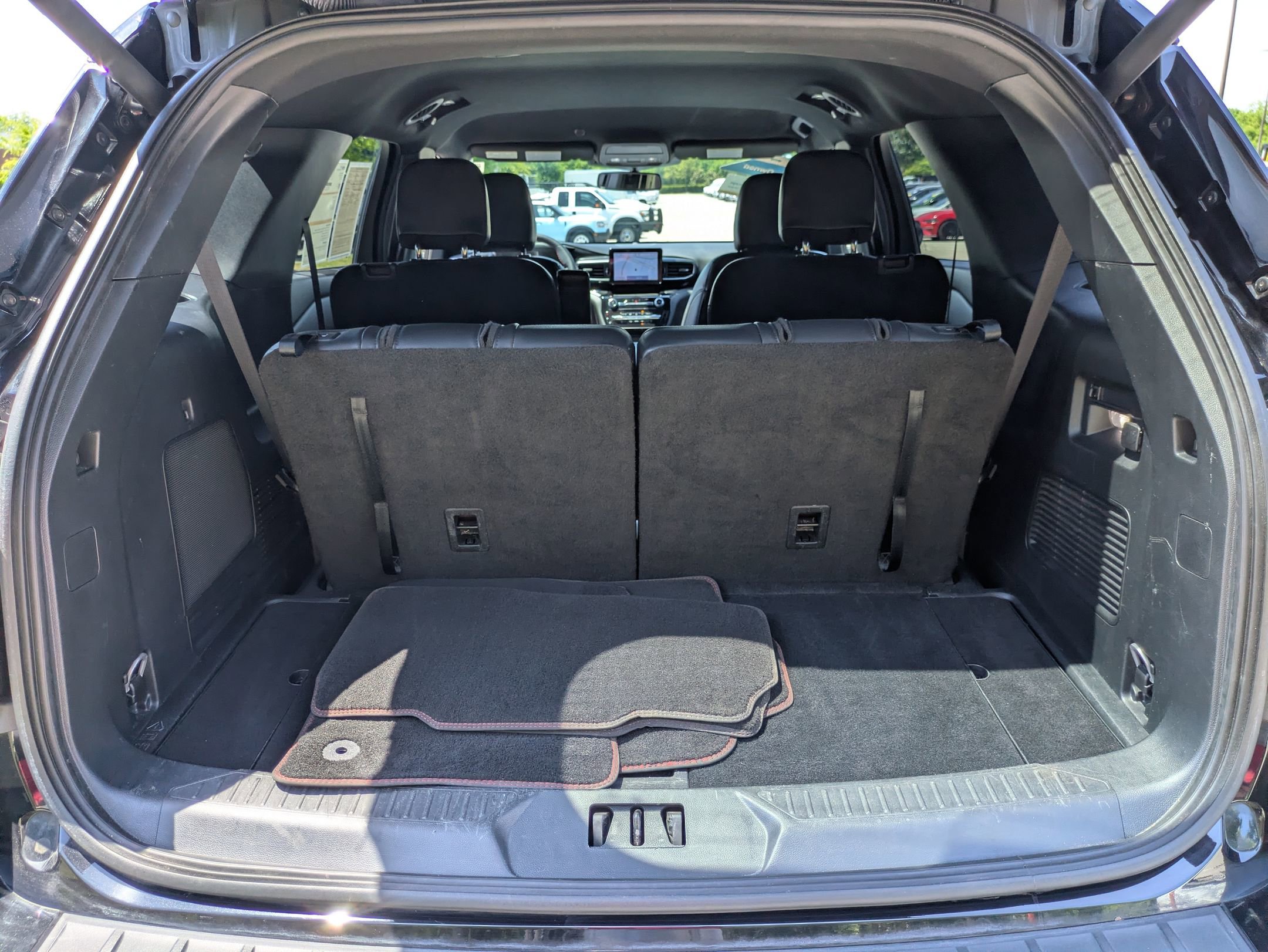 Certified 2024 Ford Explorer ST-Line w/ Class IV Trailer Tow Package RWD image 34