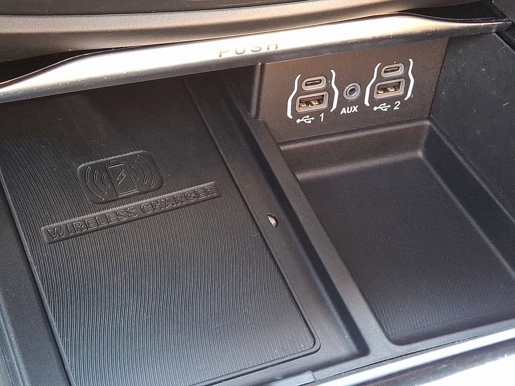 Used 2022 Chrysler Pacifica Pinnacle FWD image 27