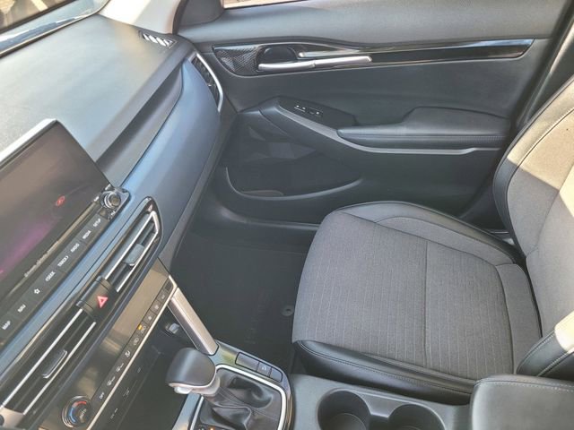 Used 2023 Kia Seltos S w/ Navigation Package FWD image 11