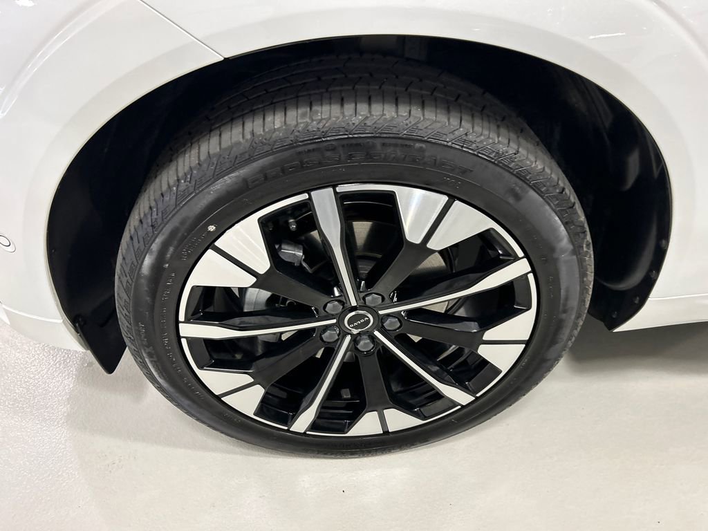 Used 2026 Volvo XC60 B5 Plus w/ Protection Package Premier AWD/4WD image 8