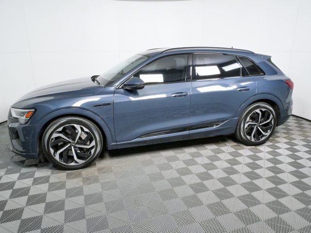 Certified 2024 Audi Q8 e-tron Prestige AWD/4WD image 32