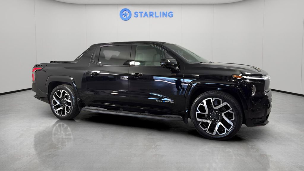 Certified 2024 Chevrolet Silverado EV RST image 4