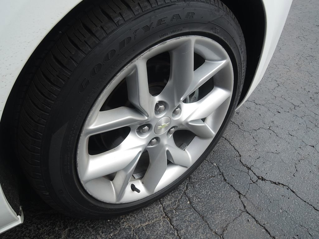 Used 2017 Chevrolet Impala LT w/ Leather Package image 9