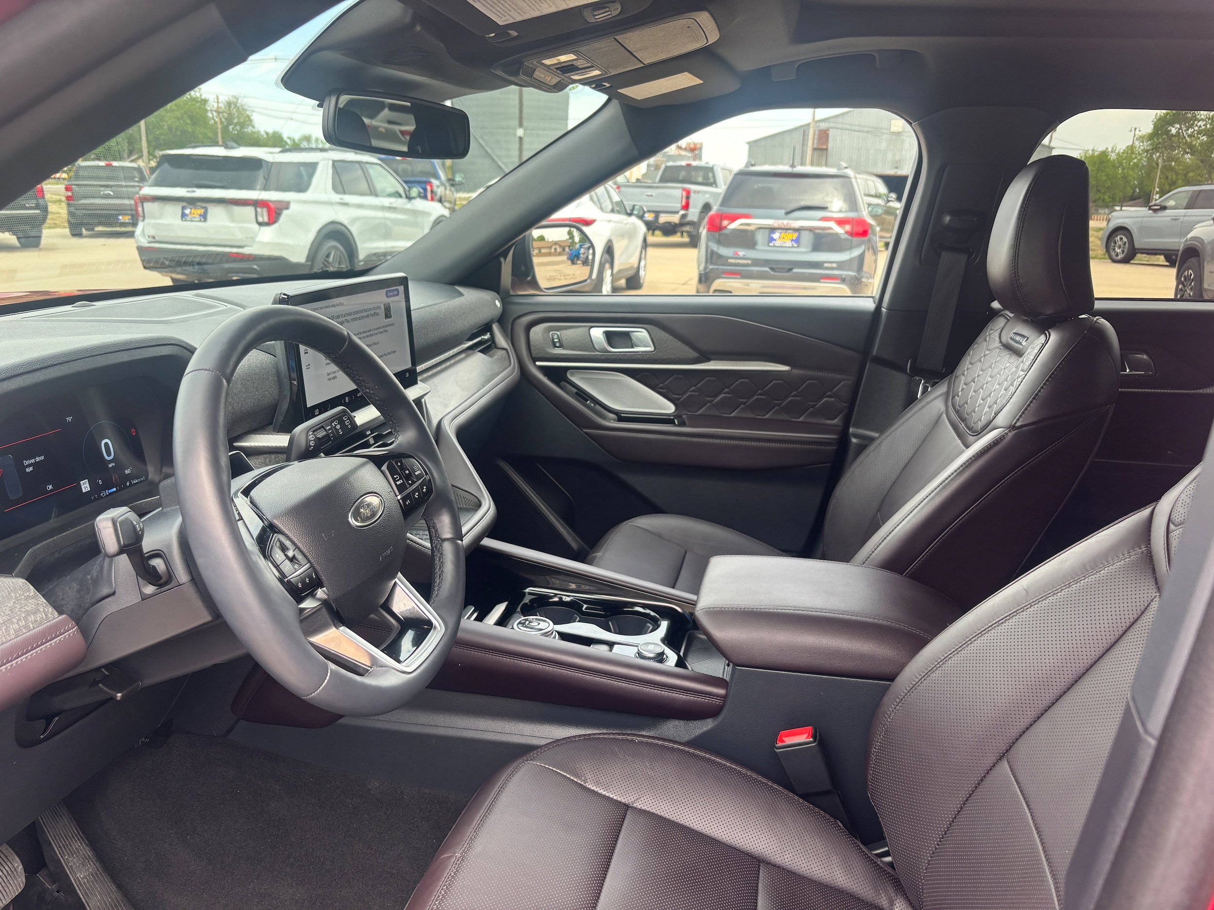 Used 2025 Ford Explorer Platinum w/ Ultimate Package AWD/4WD image 10
