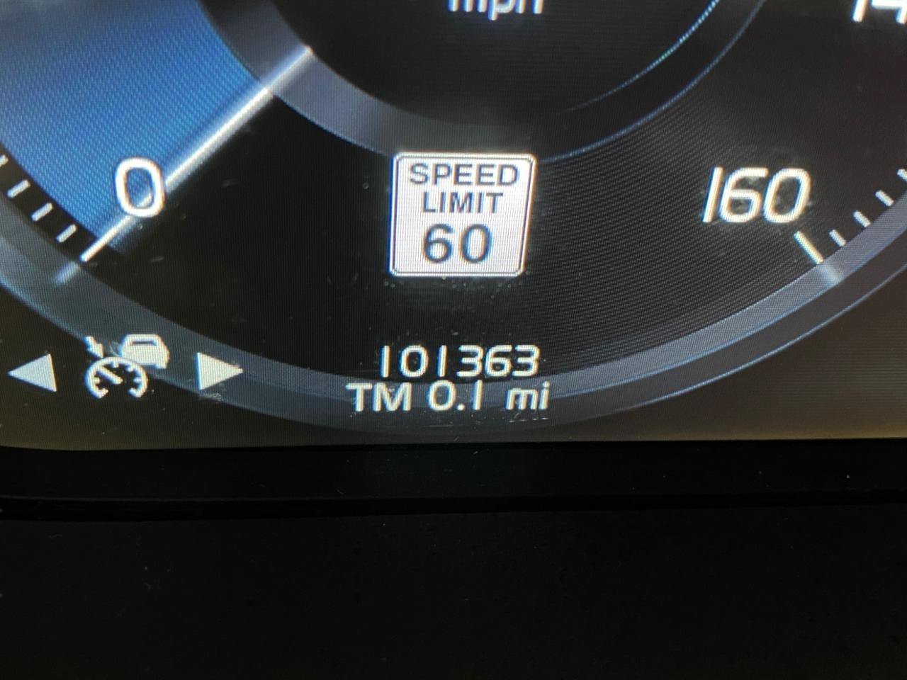 Used 2018 Volvo XC90 T5 Momentum w/ Convenience Package AWD/4WD image 11