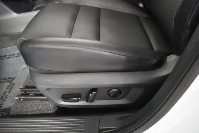 Certified 2025 Nissan Rogue SV w/ SV Premium Package FWD image 12