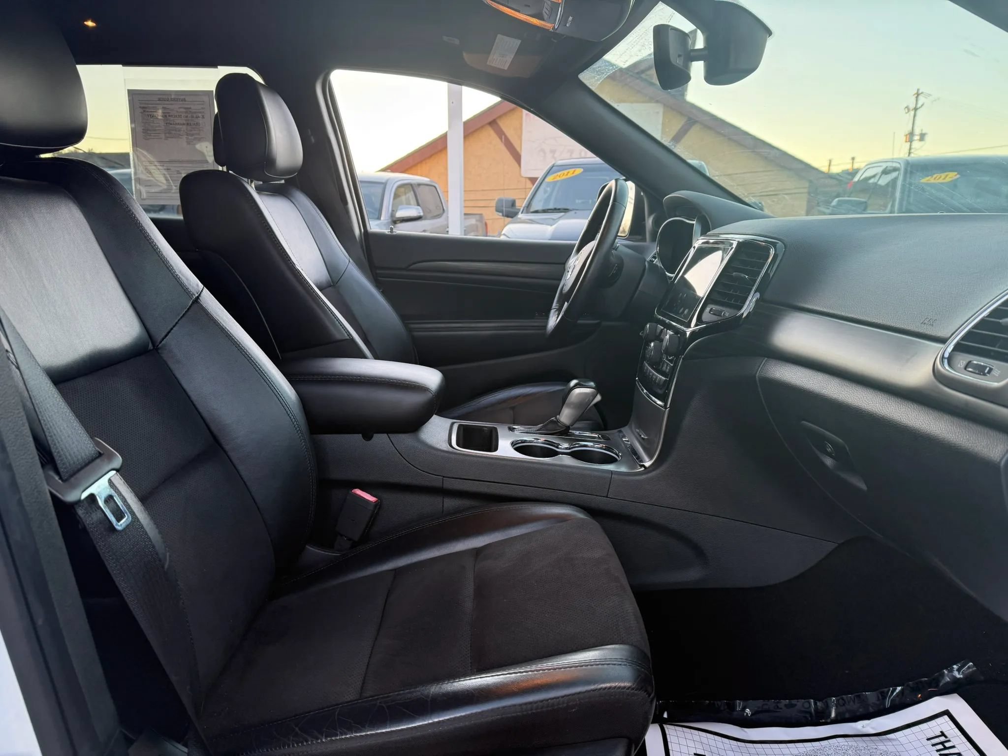 Used 2020 Jeep Grand Cherokee Altitude AWD/4WD image 15
