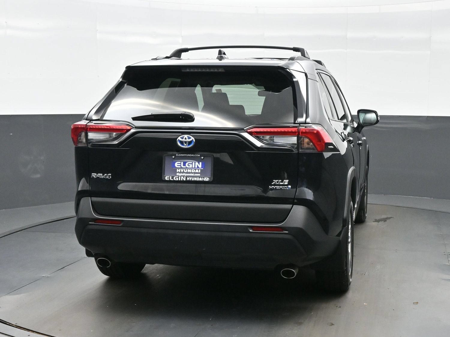 Used 2020 Toyota RAV4 XLE w/ XLE Grade Weather Package AWD/4WD image 5