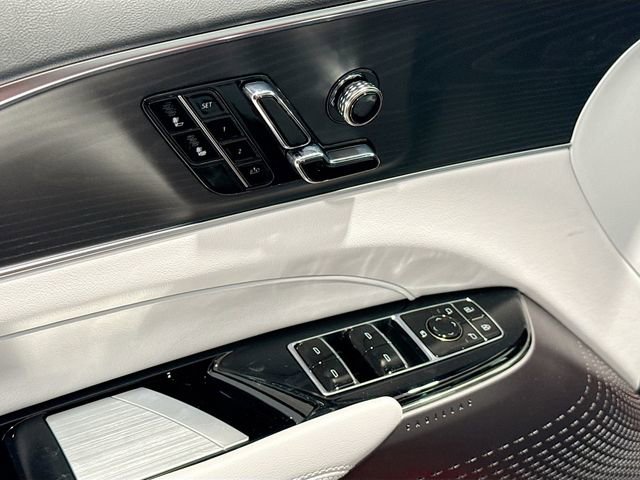 New 2025 Cadillac Lyriq Luxury image 17