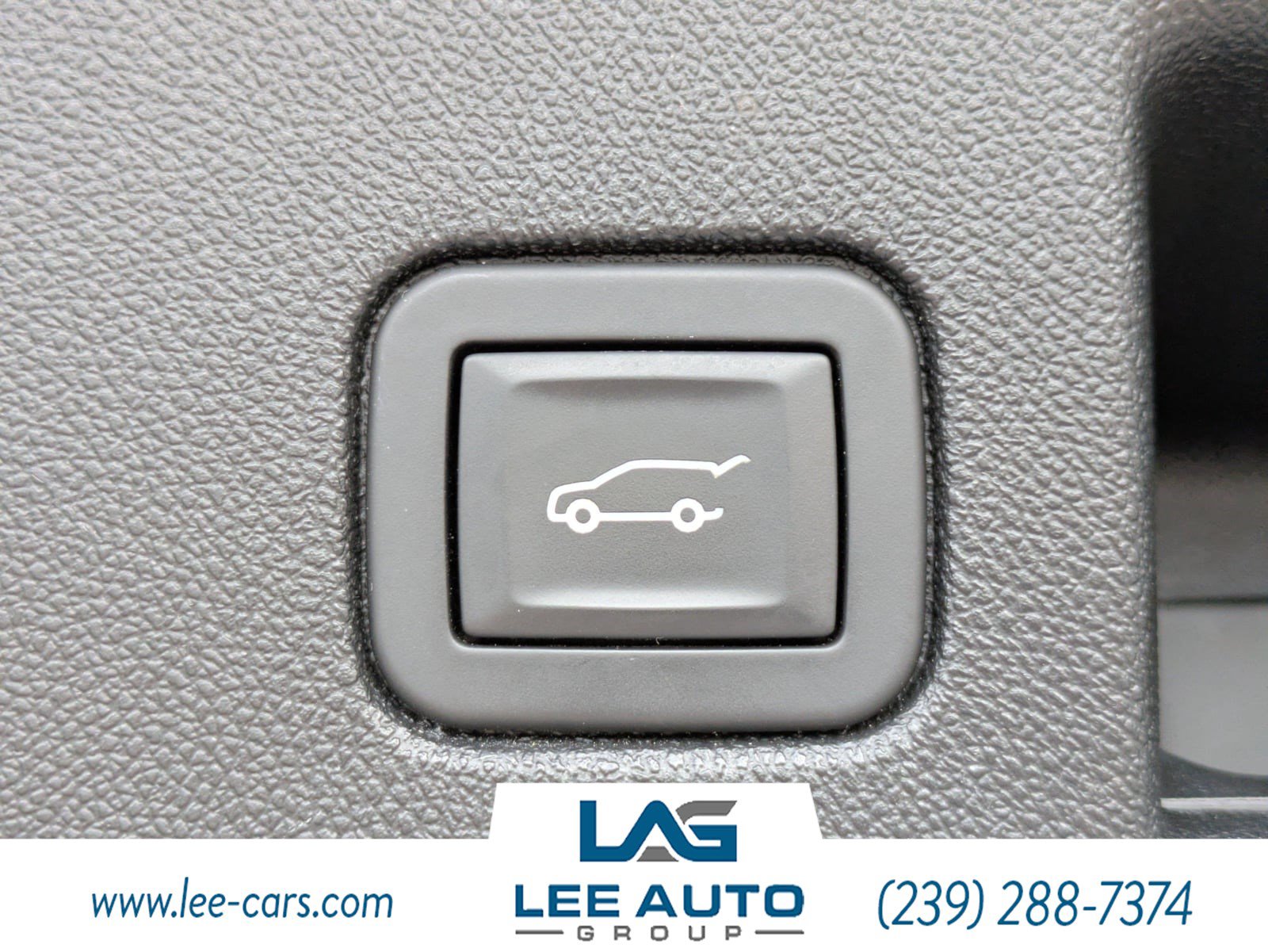Used 2019 Chevrolet Equinox Premier FWD image 12