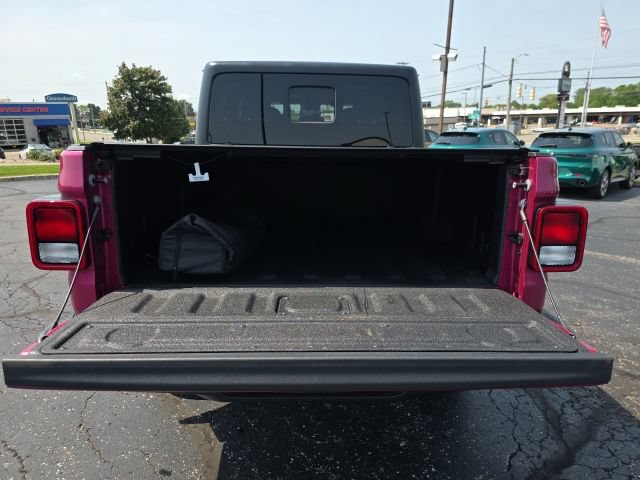 Used 2024 Jeep Gladiator Sport AWD/4WD image 7