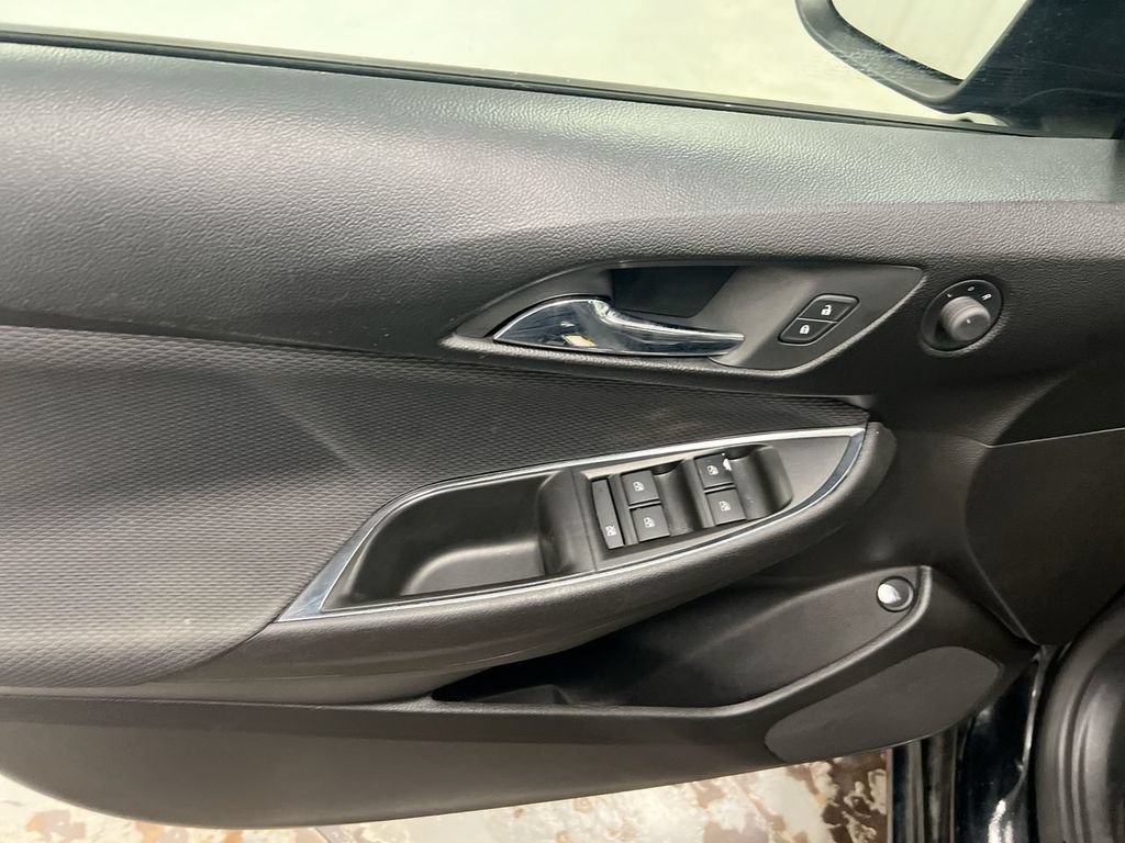 Used 2017 Chevrolet Cruze LS FWD image 20