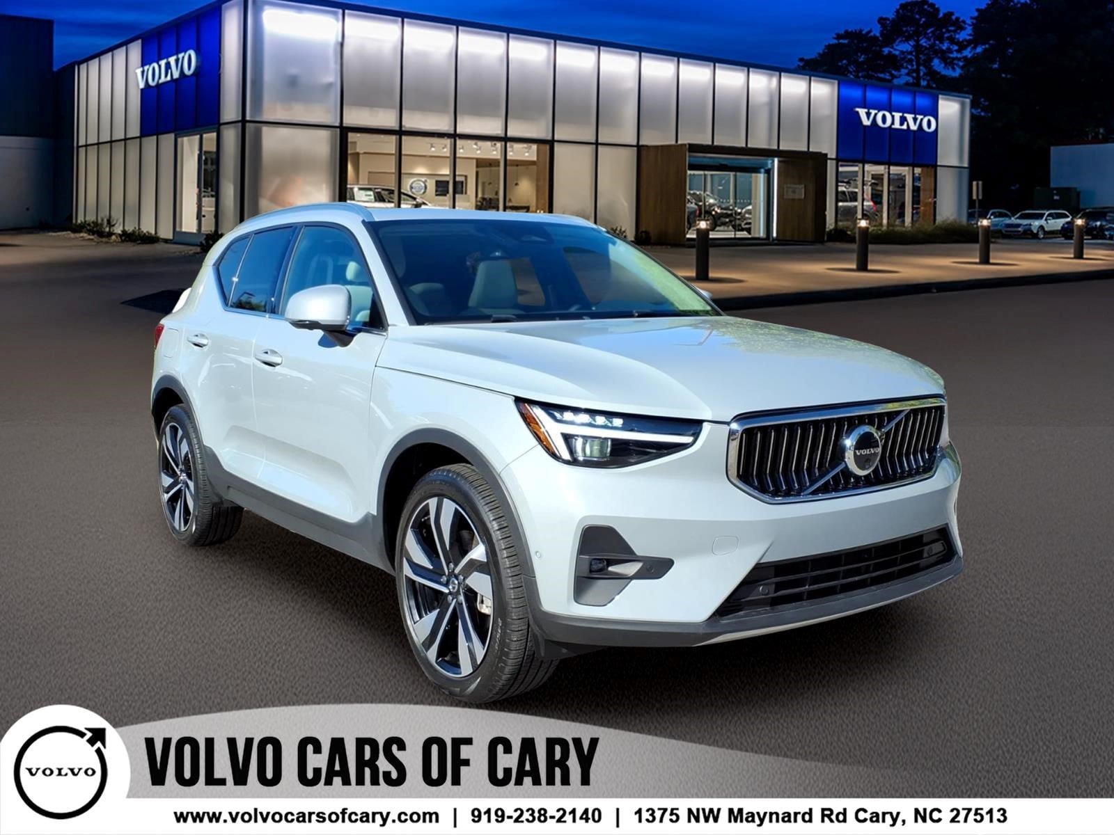 Certified 2024 Volvo XC40 B5 Ultimate w/ Protection Package Premier AWD/4WD image 1