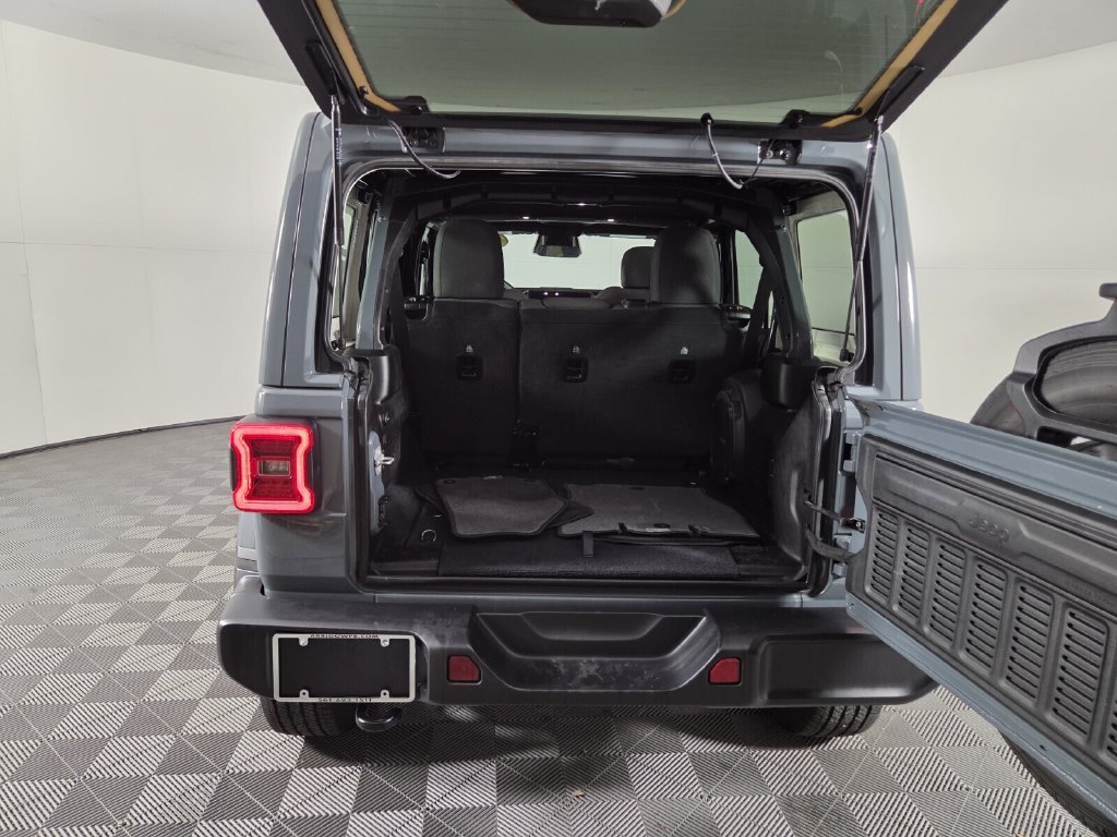 Used 2026 Jeep Wrangler Unlimited Sahara AWD/4WD image 25