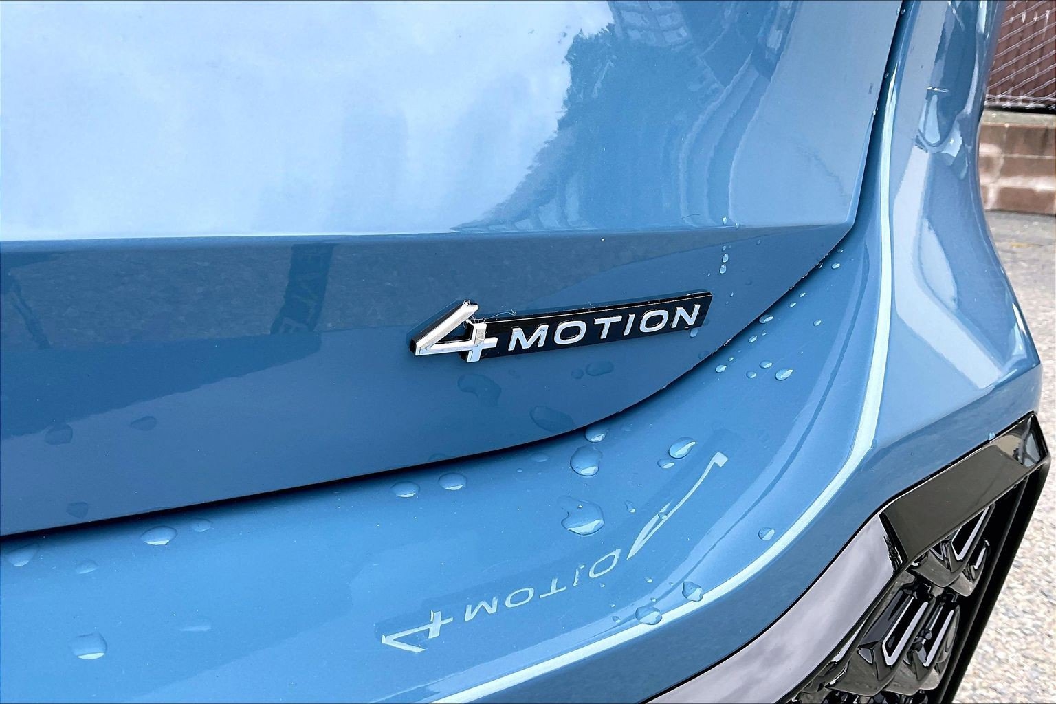 Certified 2025 Volkswagen Tiguan SE R-Line AWD/4WD image 7
