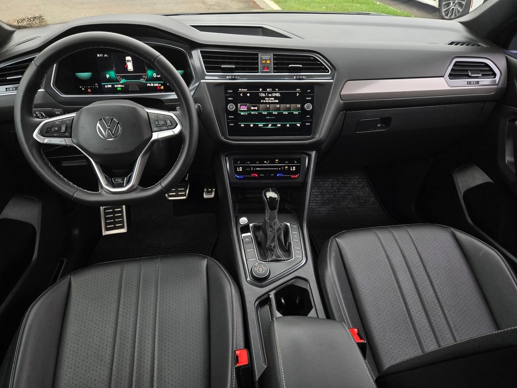 Used 2023 Volkswagen Tiguan SE R-Line AWD/4WD image 14