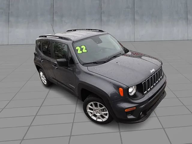 Used 2022 Jeep Renegade Latitude image 2