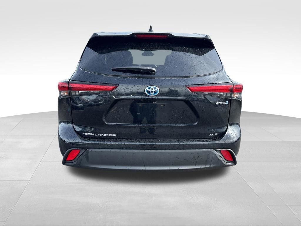Used 2022 Toyota Highlander XLE image 9
