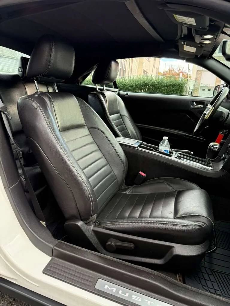 Used 2012 Ford Mustang Premium image 8
