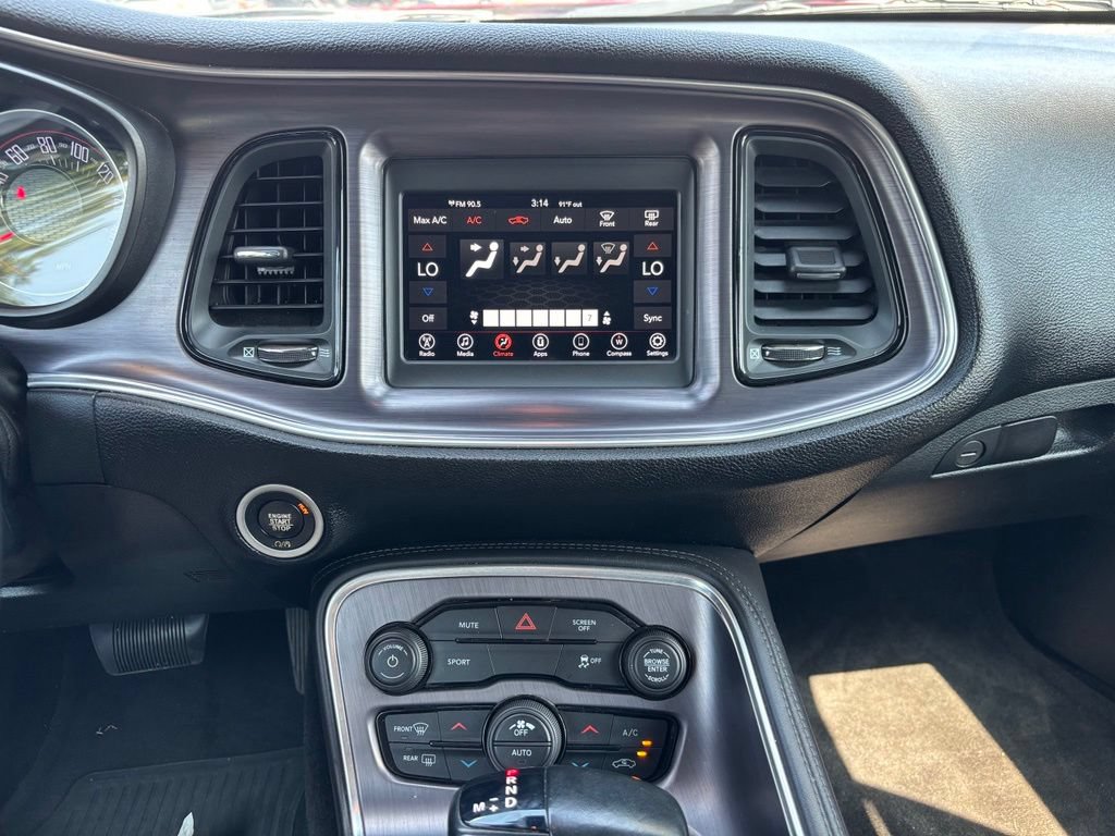 Used 2018 Dodge Challenger SXT RWD image 27