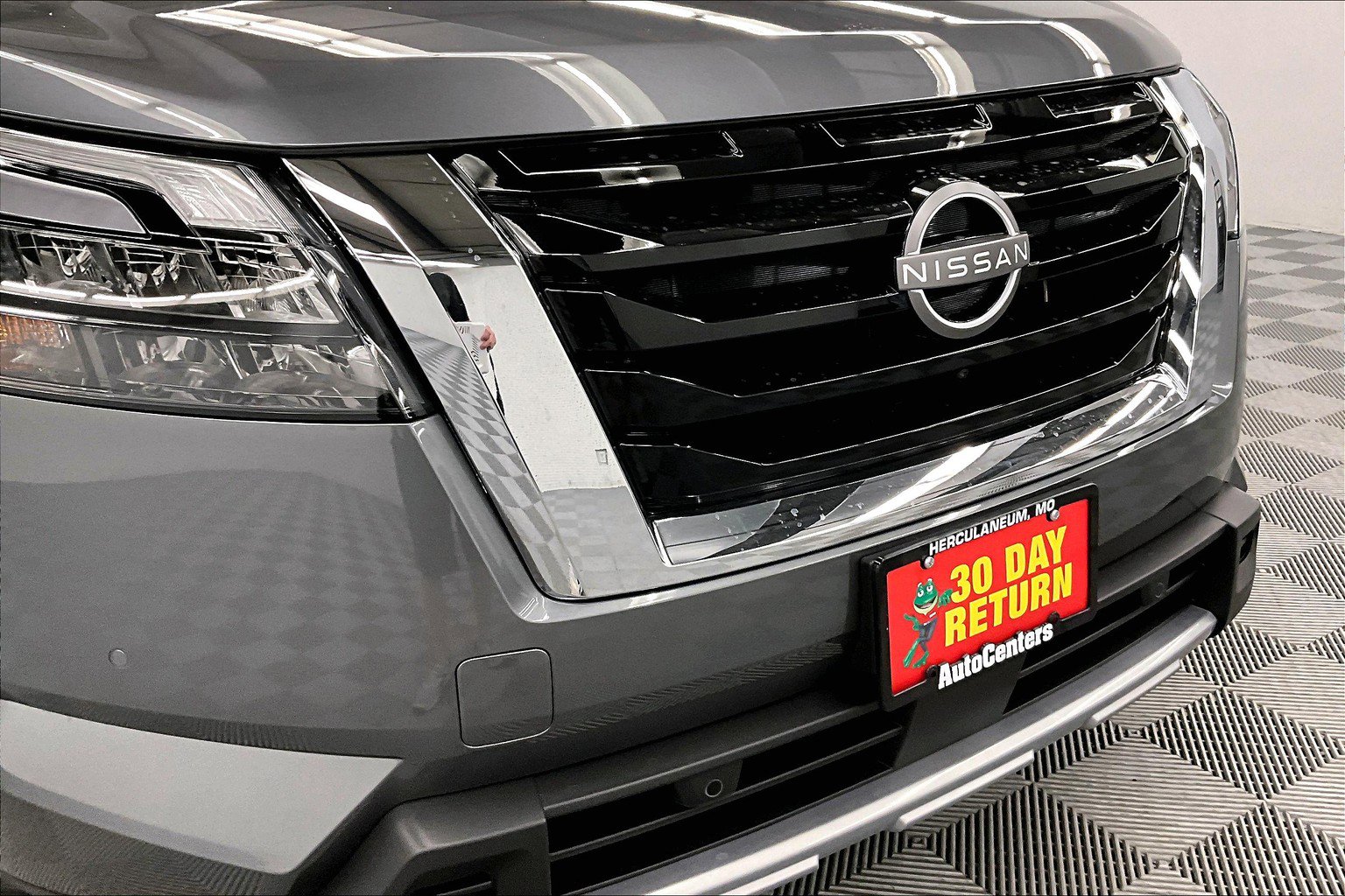 New 2025 Nissan Pathfinder Platinum w/ Cargo Package AWD/4WD image 15