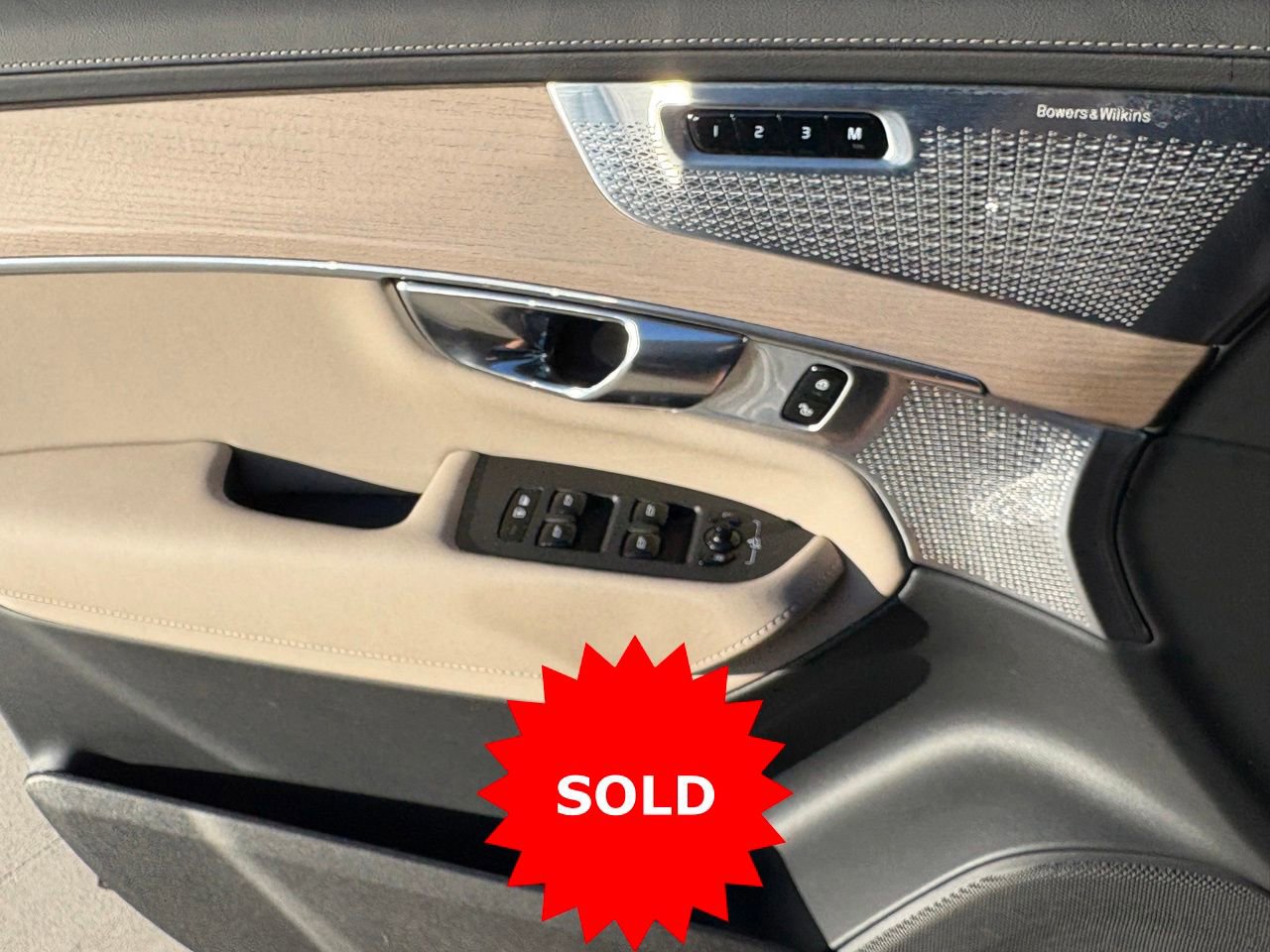 Certified 2025 Volvo XC90 T8 Ultra w/ Lounge Package image 26