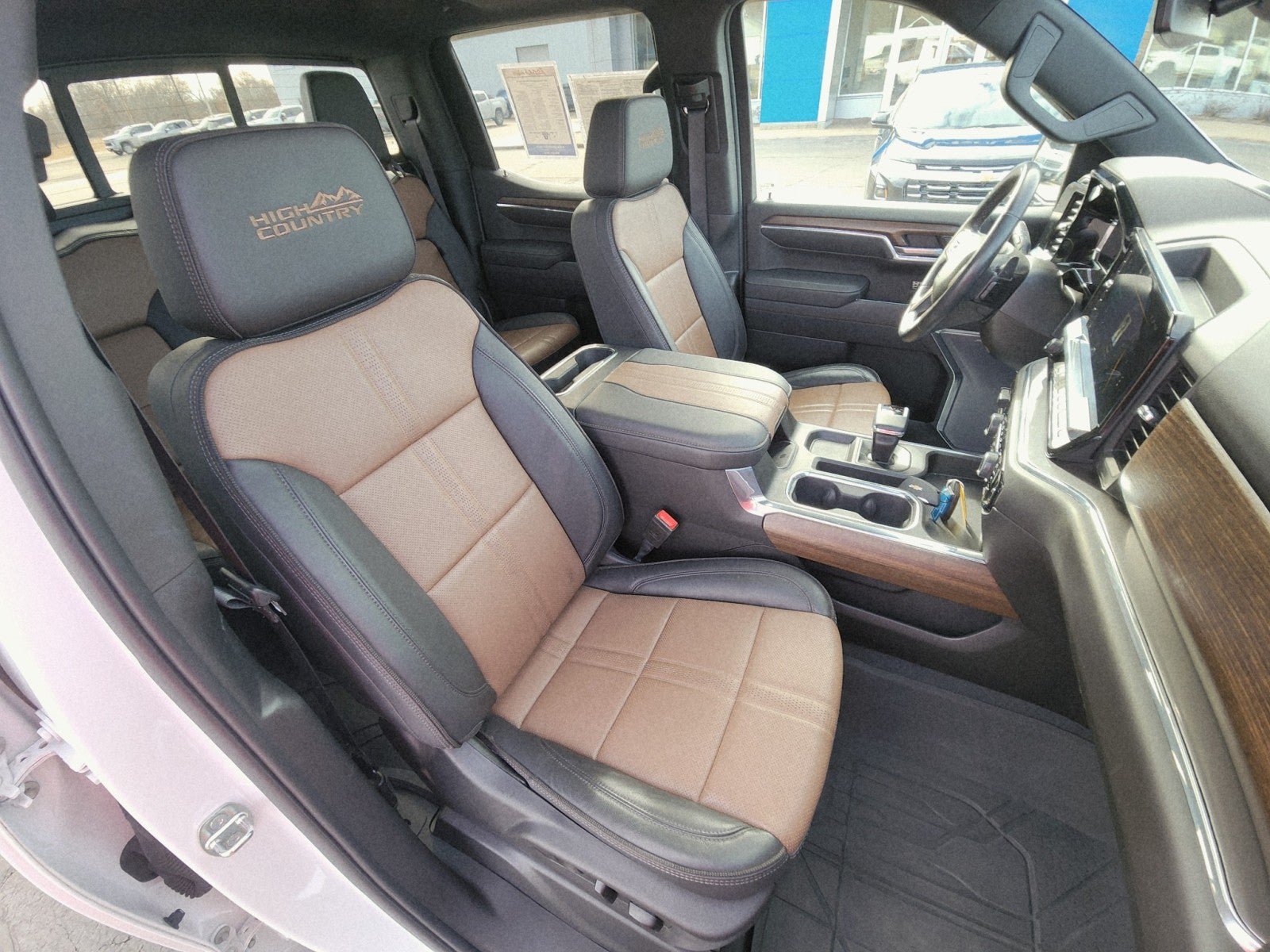 Used 2023 Chevrolet Silverado 1500 High Country w/ High Country Premium Package AWD/4WD image 14