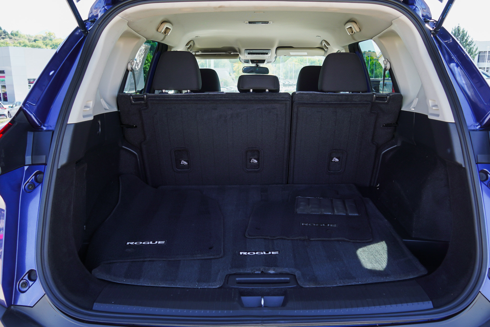 Used 2022 Nissan Rogue SV AWD/4WD image 14