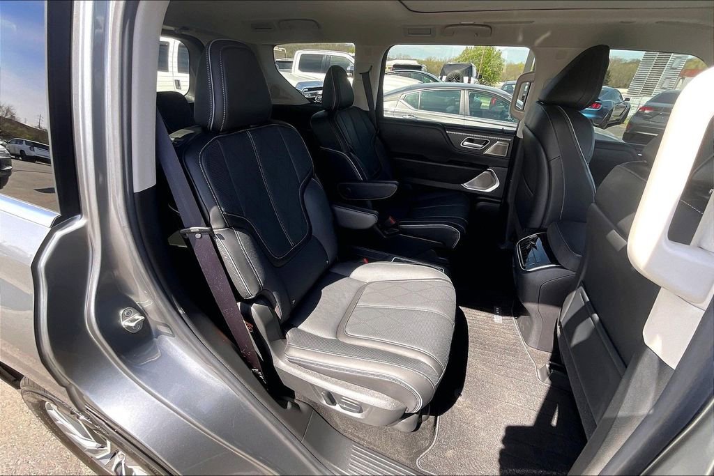 Used 2025 INFINITI QX80 Sensory AWD/4WD image 27