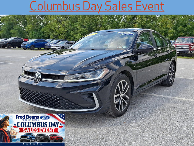 Used 2025 Volkswagen Jetta SE FWD image 4
