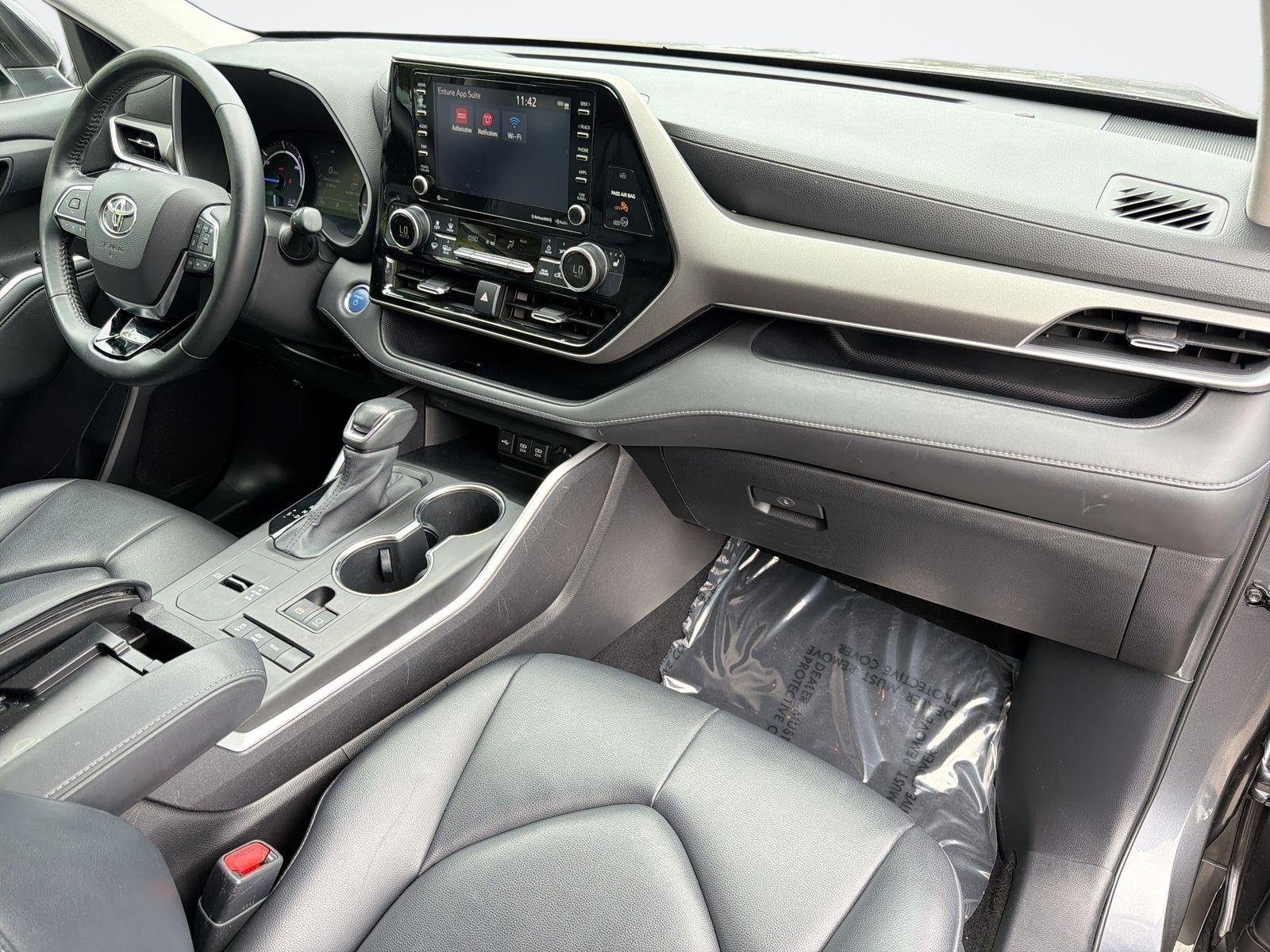 Used 2021 Toyota Highlander XLE AWD/4WD image 37