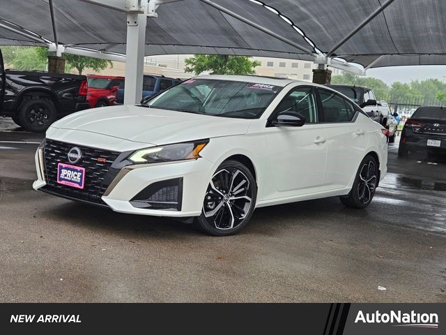 Used 2025 Nissan Altima 2.5 SR w/ SR Premium Package image 1