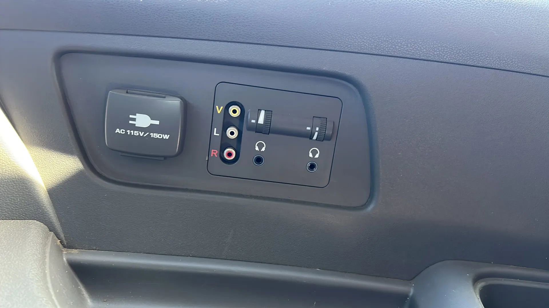 Used 2016 Honda Odyssey SE image 19