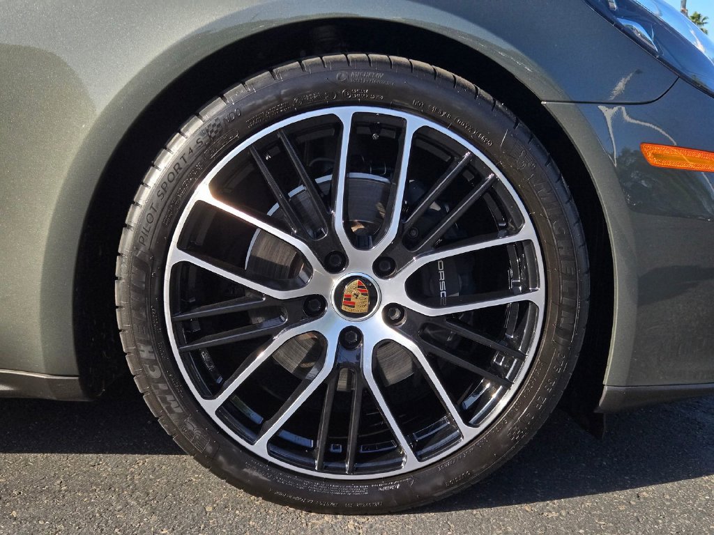 Used 2022 Porsche Panamera Platinum Edition RWD image 9