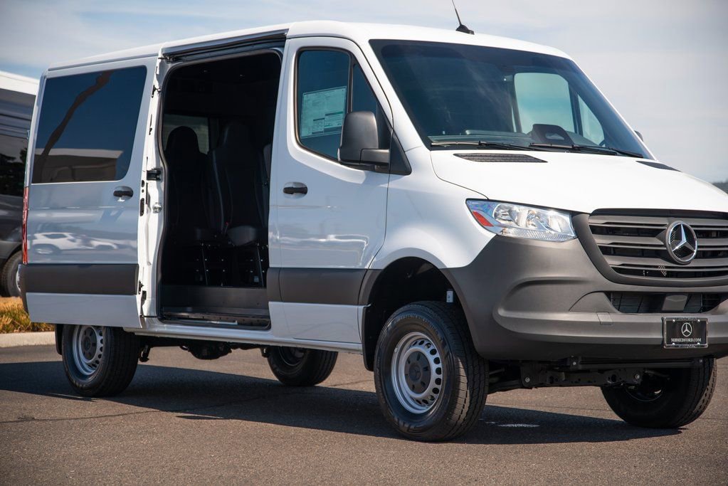New 2025 Mercedes-Benz Sprinter 144 Cargo image 7