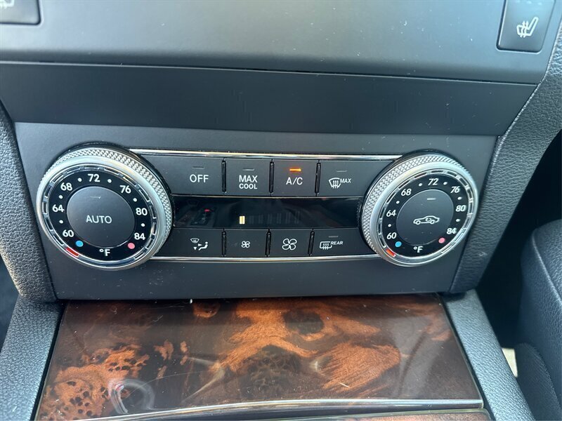 Used 2011 Mercedes-Benz GLK 350 4MATIC image 48