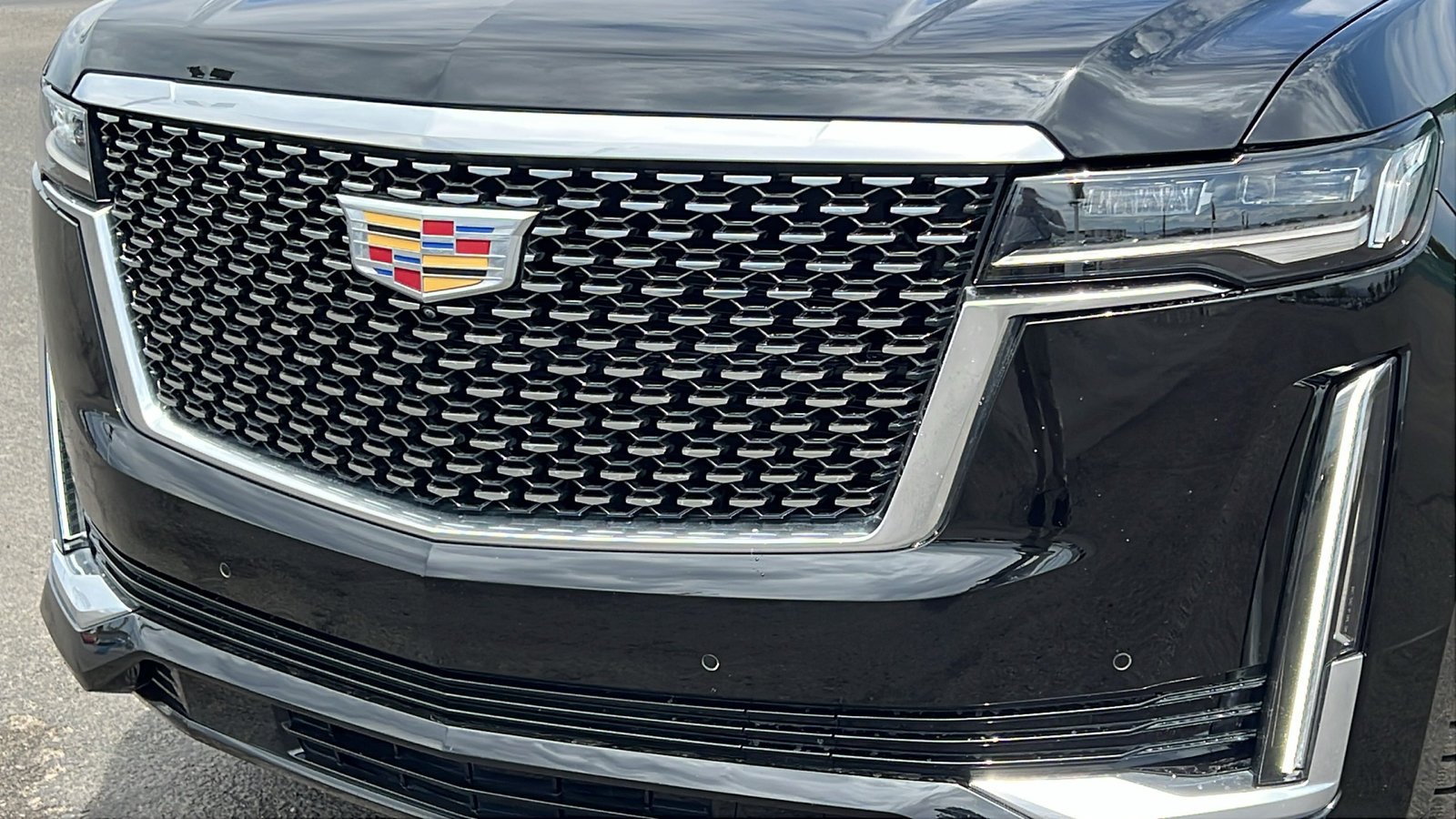 Used 2022 Cadillac Escalade ESV Luxury AWD/4WD image 9
