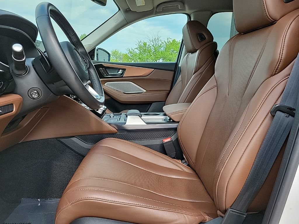 Used 2023 Acura MDX w/ Technology Package AWD/4WD image 11