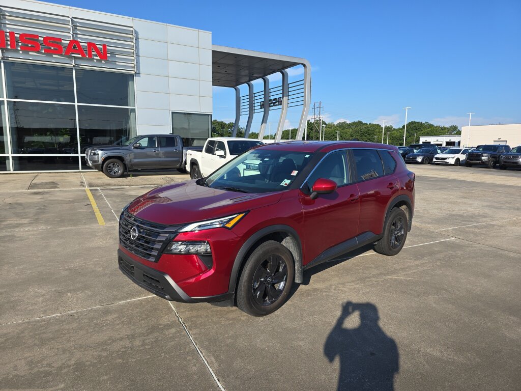 Used 2026 Nissan Rogue SV w/ Cold Weather Package FWD image 2