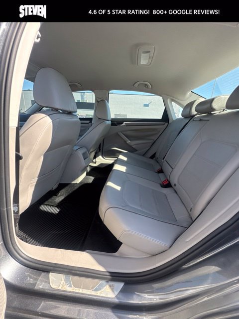 Used 2018 Volkswagen Passat 2.0T R-Line w/ R-Line Lighting Package FWD image 14