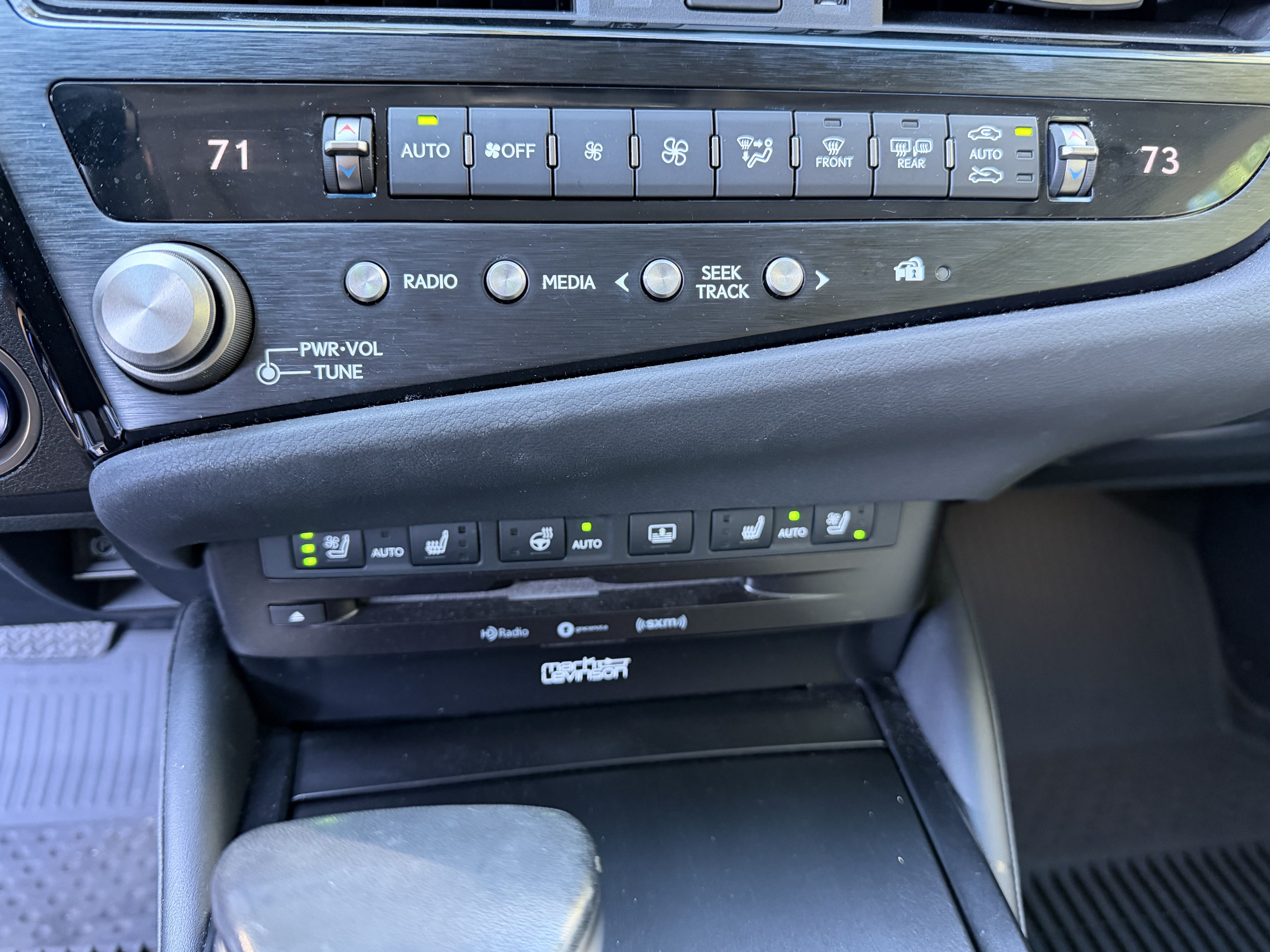 Used 2022 Lexus ES 300h Ultra Luxury FWD image 27