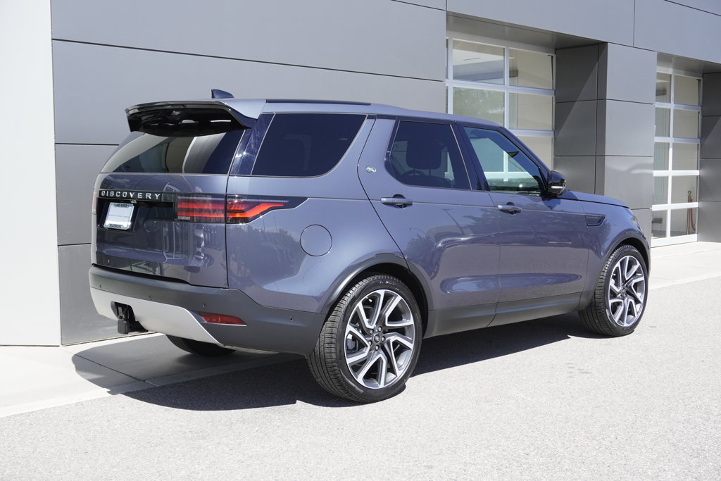 Used 2025 Land Rover Discovery S AWD/4WD image 4