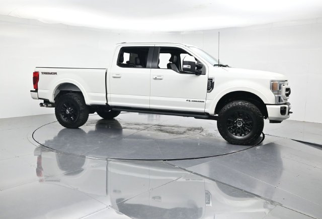 Certified 2022 Ford F250 Lariat w/ Tremor Off-Road Package AWD/4WD image 3