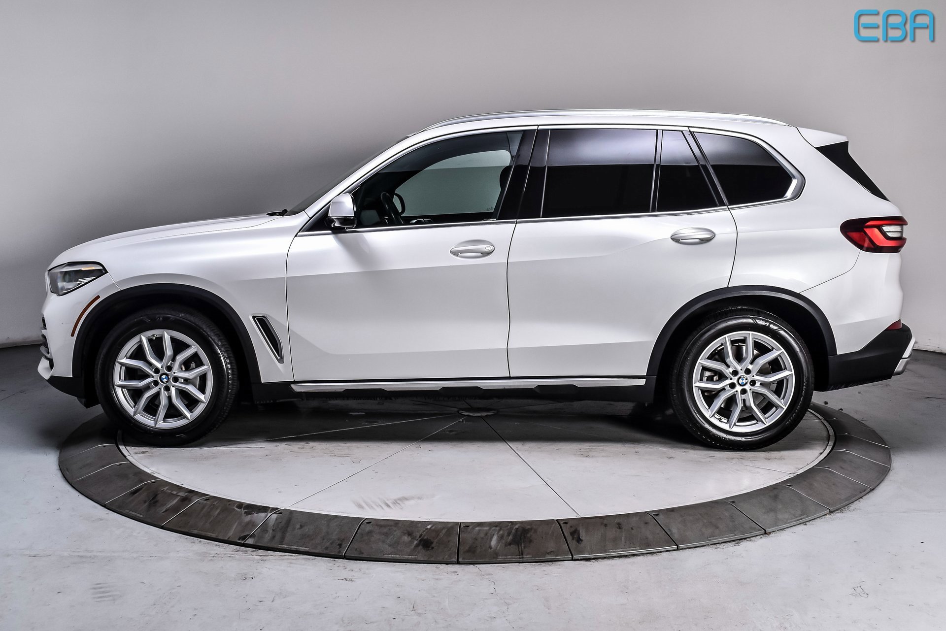 Used 2021 BMW X5 xDrive40i image 3