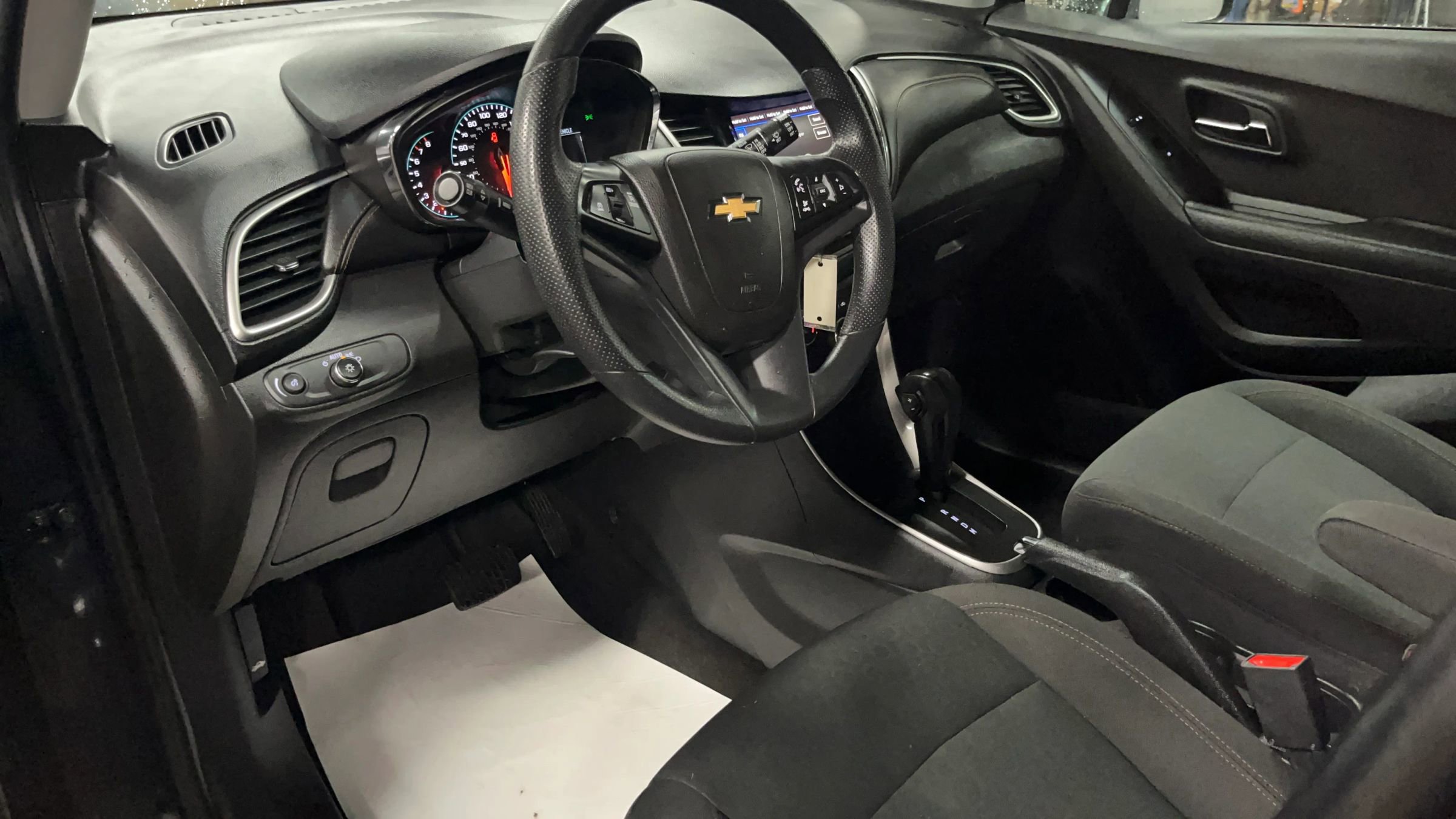 Used 2021 Chevrolet Trax LS w/ Tint and Cruise Package image 2