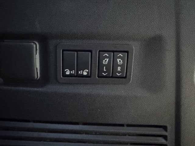 Used 2023 Chevrolet Suburban High Country AWD/4WD image 7