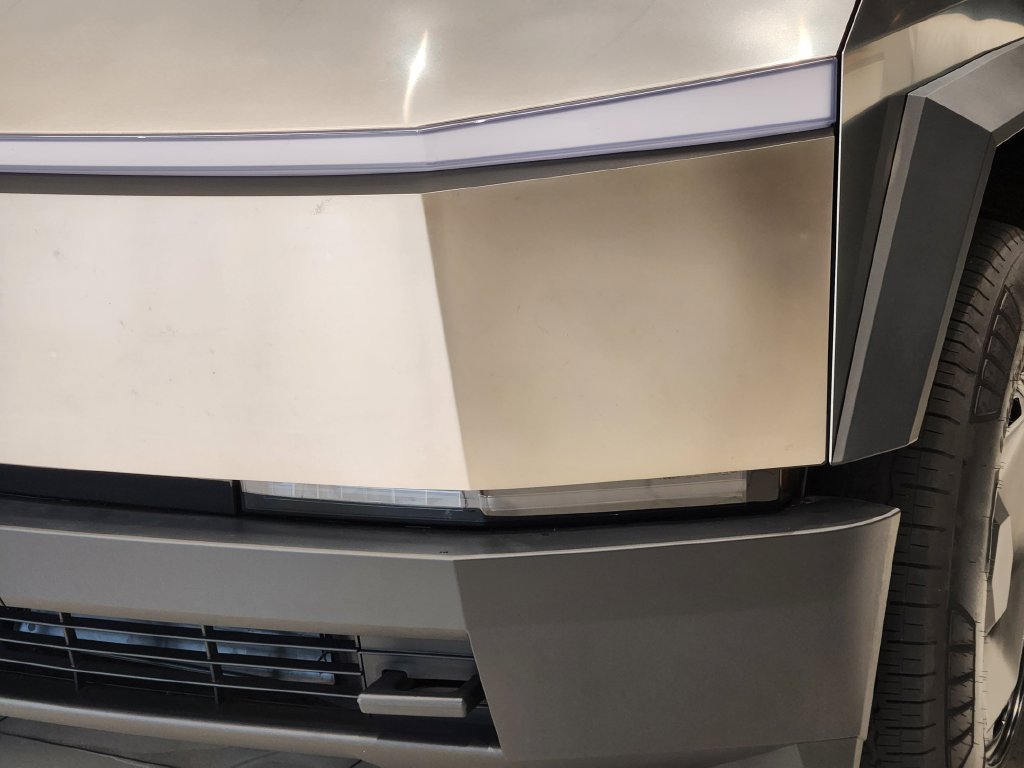 Used 2026 Tesla Cybertruck AWD Crew Cab image 8